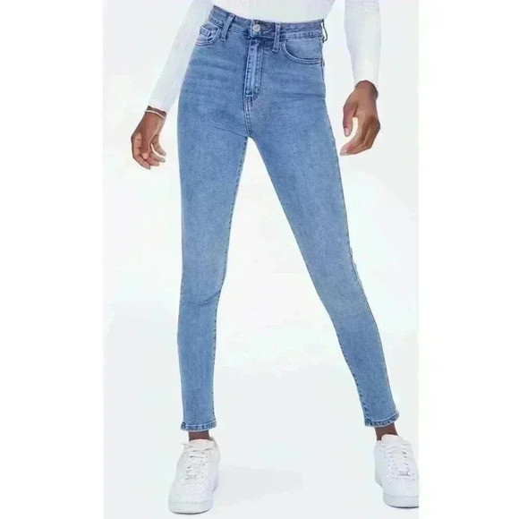 Forever 21 Women’s High-Rise Skinny Jeans - Picture 5 of 7